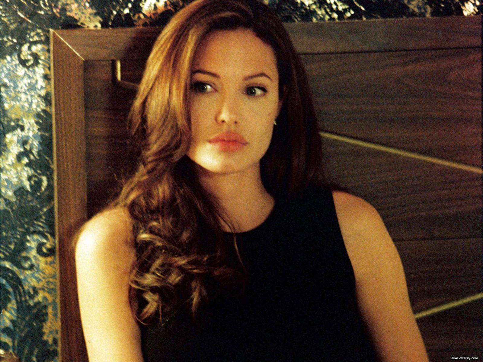 Angelina Jolie Wallpaper 16