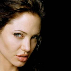 Angelina Jolie Wallpaper 19