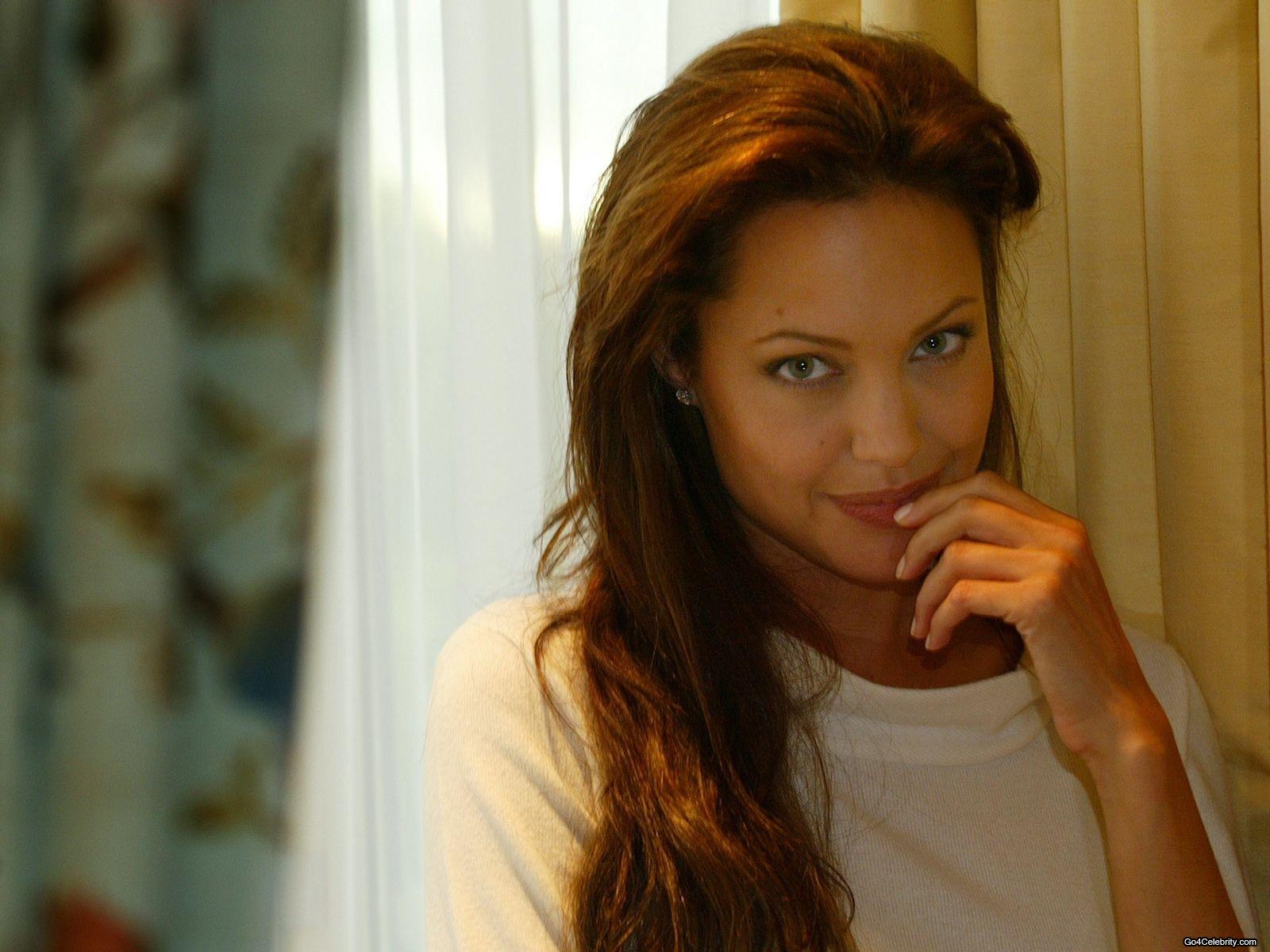 Angelina Jolie Wallpaper 31